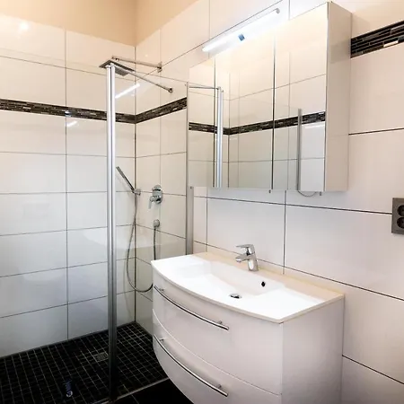 Deluxe Apartment G17 דירה *